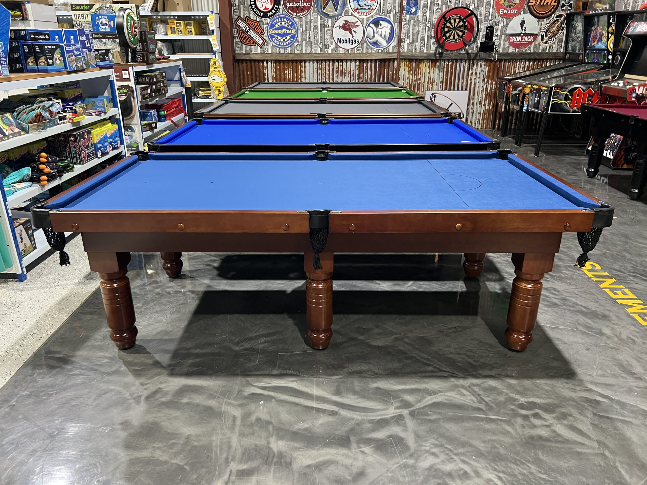 Standard Traditional Walnut Pool Snooker Billiard Table 8ft Slate Blue Felt 4 Standard Traditional Walnut Pool Snooker Billiard Table 8ft Slate Blue Felt - Image 4
